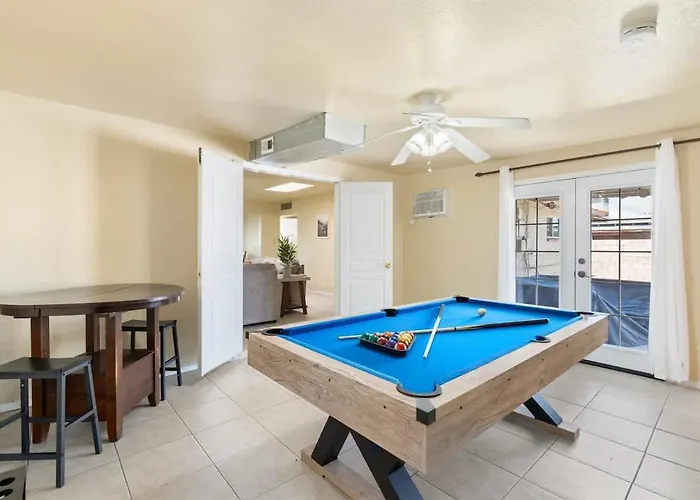 Lightrail Billiard & Bbq Minutes From Dt * Phoenix