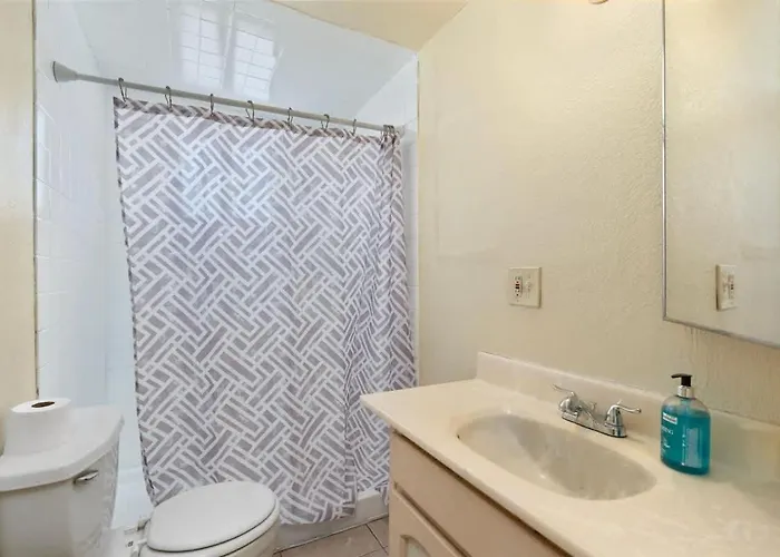 Holiday home Lightrail Billiard & Bbq Minutes From Dt